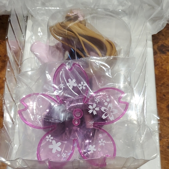 Anime Character Figurine with Pink and Purple Kimono - Picture 5 of 9